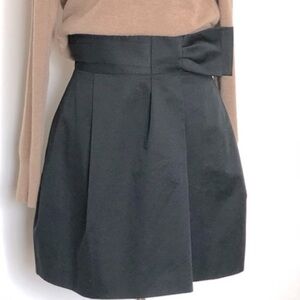 🥑BCBGMAXAZRIA skirt bow black pleated size 4